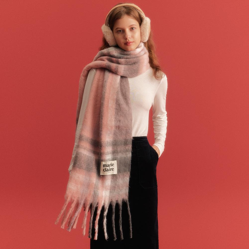 마리끌레르 배색체크 브러쉬 니트 머플러(MAEDSC03MPK)