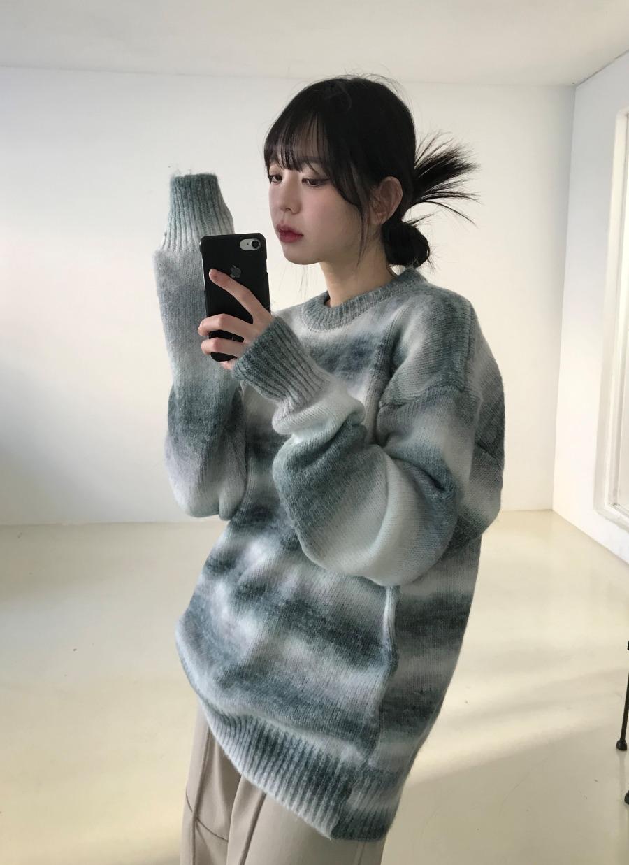 Blend stripe gradation knit 블랜드 스트라이프 그라데이션 니트