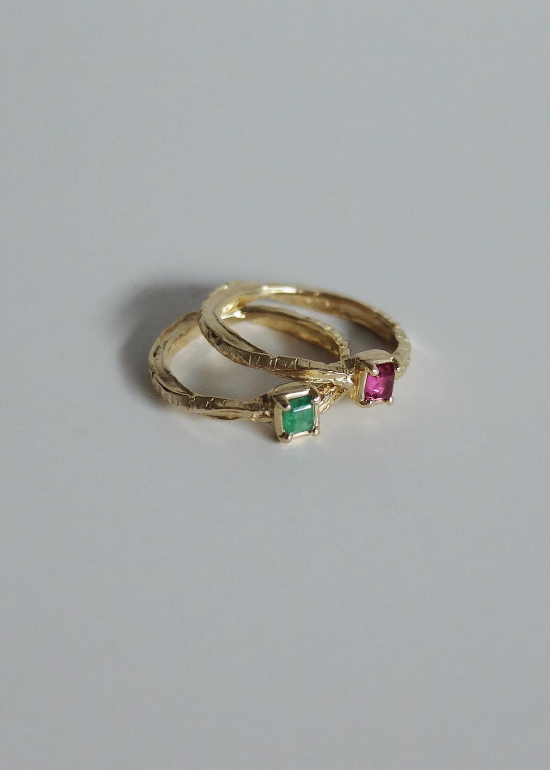 (14k) Winter rest : Forest Ring (emerald, ruby)