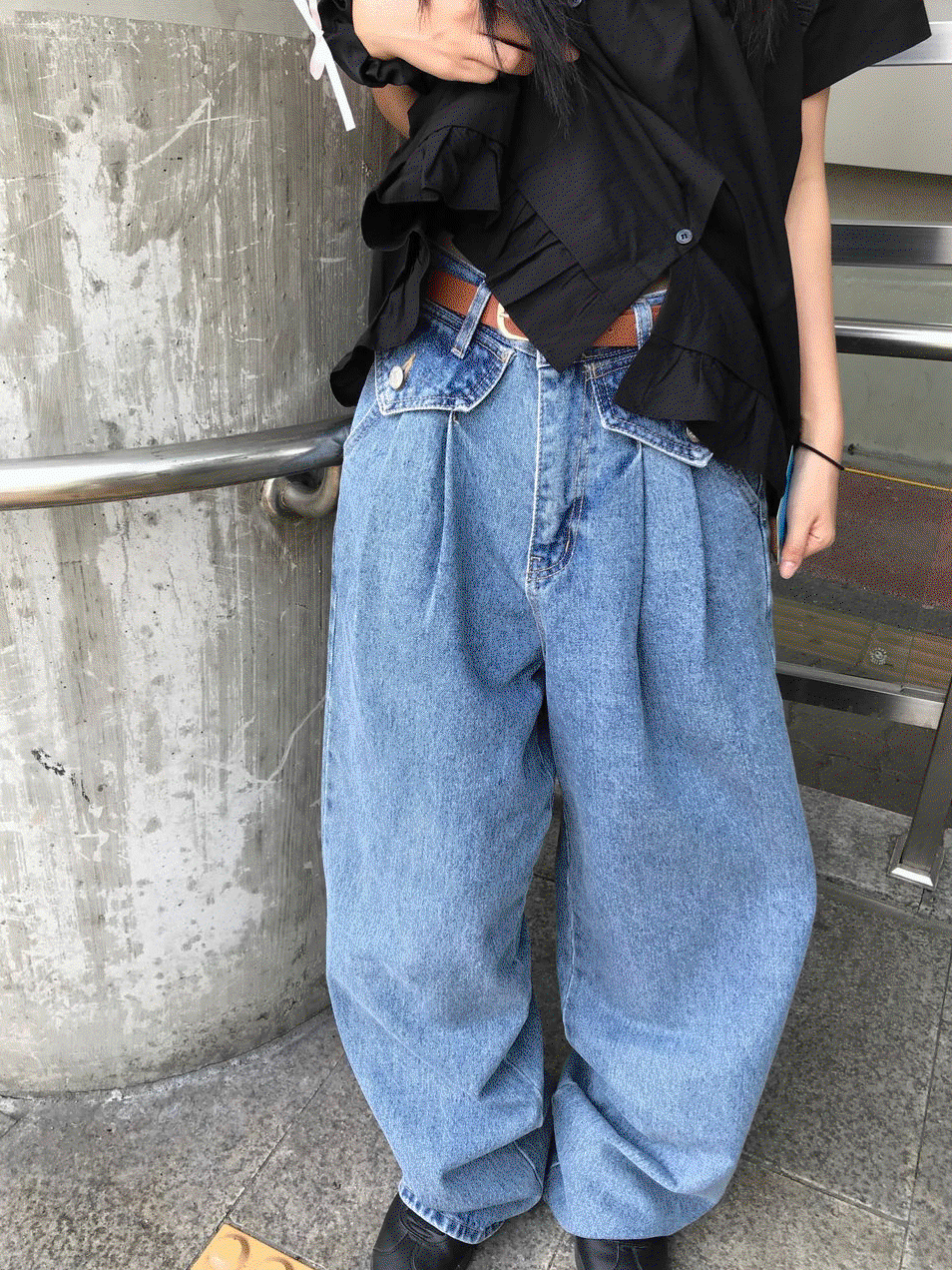 아워드로우 포켓 핀턱 데님 와이드 팬츠