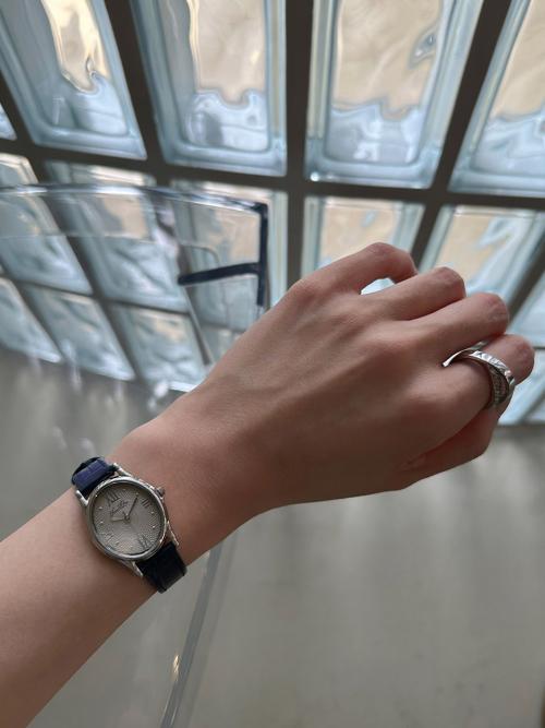 Gem-Silver/Taupe (Cobalt Navy leather)