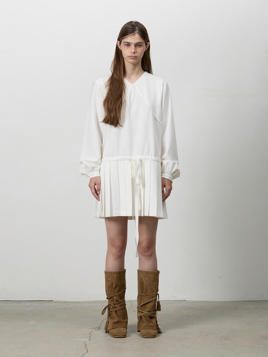 PLEATS RIBBON DRESS WHITE