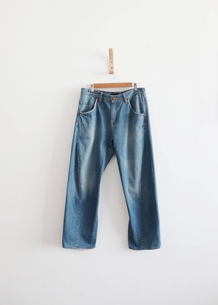 Levis Engineered Jeans