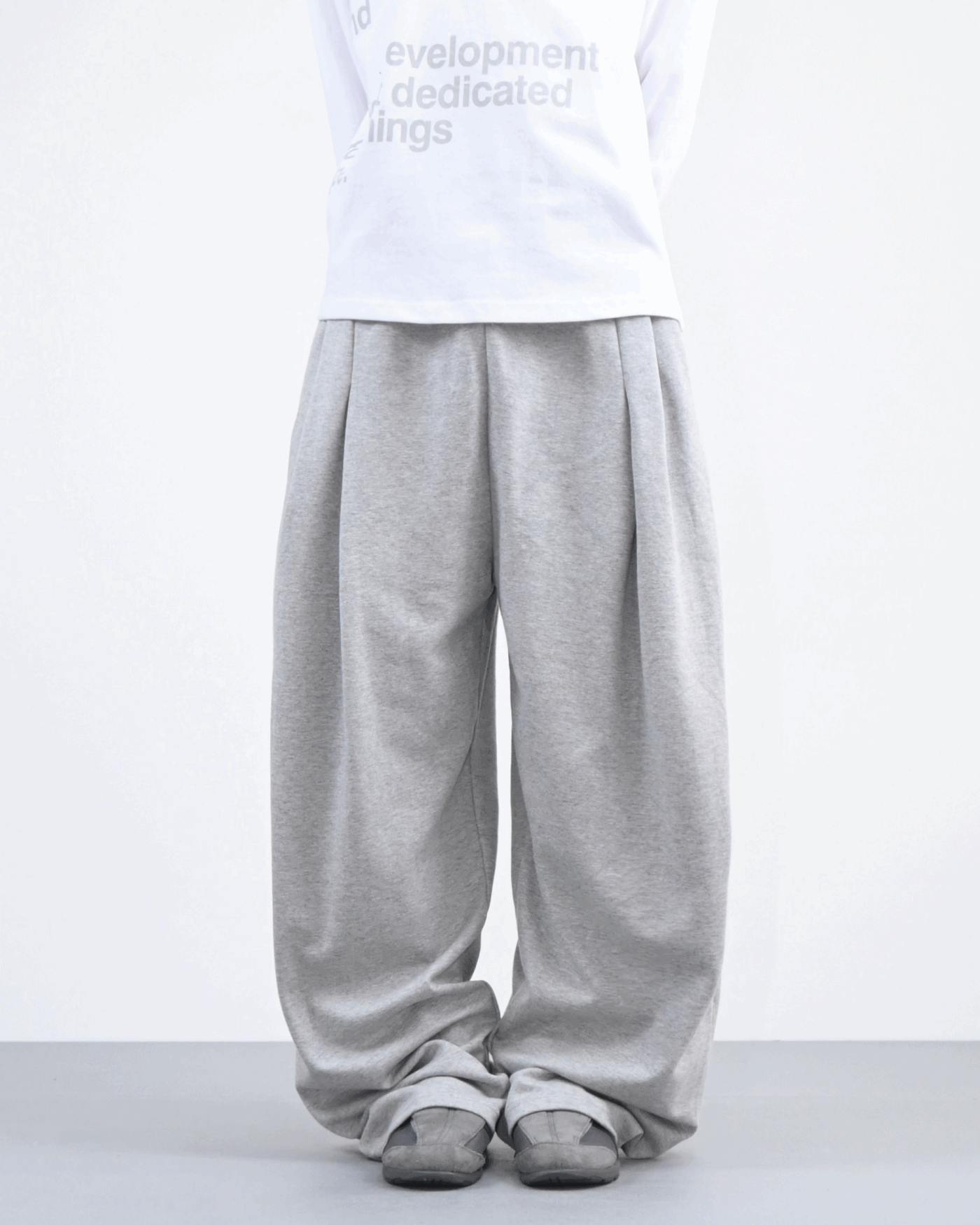 keyring tuck sweat pants