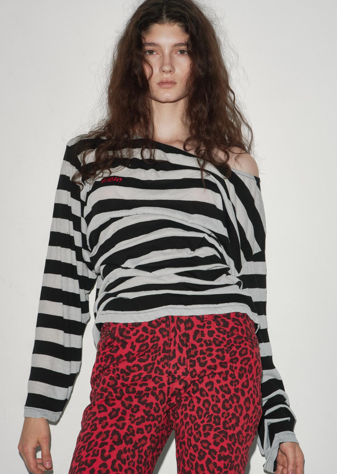 OFF-SHOULDER STRIPE T-SHIRT BLACK