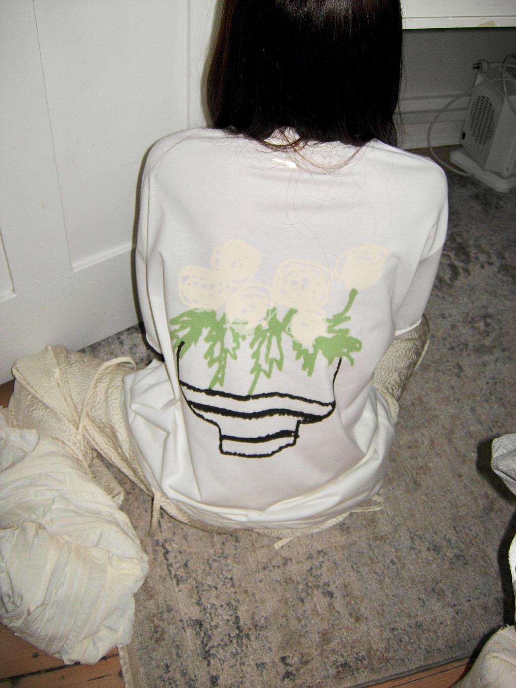 [ONLY FLILY] Cream Flowerpot Point T-Shirt