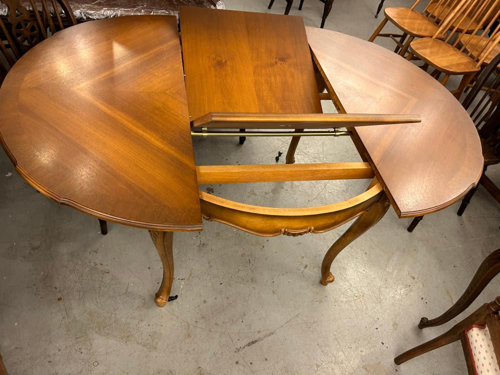 프랑스 앤틱가구 원형에서 타원형으로 확장형 식탁테이블