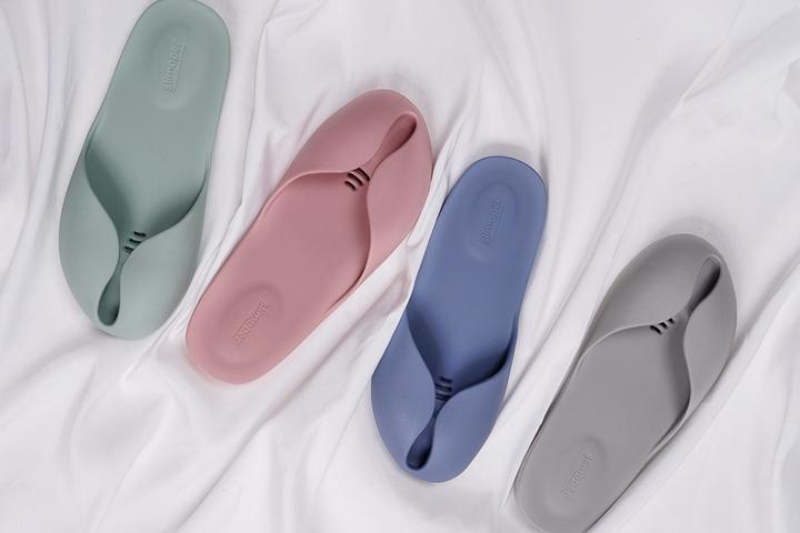 욕실문에 걸리지 않는 신개념 욕실화 슬림퍼 오리지널 2개 SET