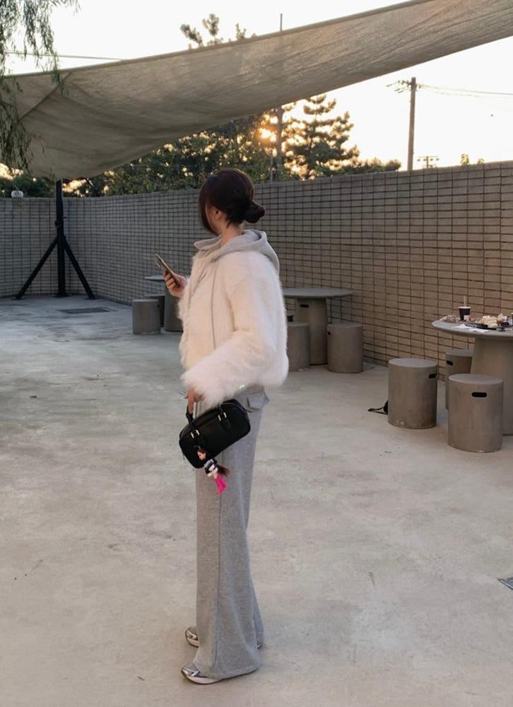 [바이베이지] 어반 안감 누빔 후드 페이크퍼 자켓 (후드 탈부착 ㅇ)