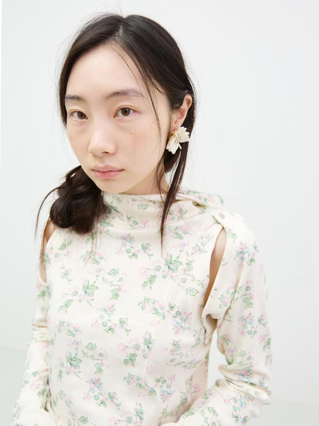 NUE NUE TRANS HOOD T-SHIRT TINY ROSE IVORY
