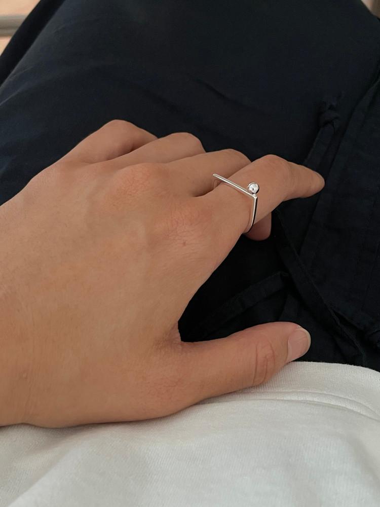 [모노로그] 심플 라인 미니 실버 볼 조절 반지