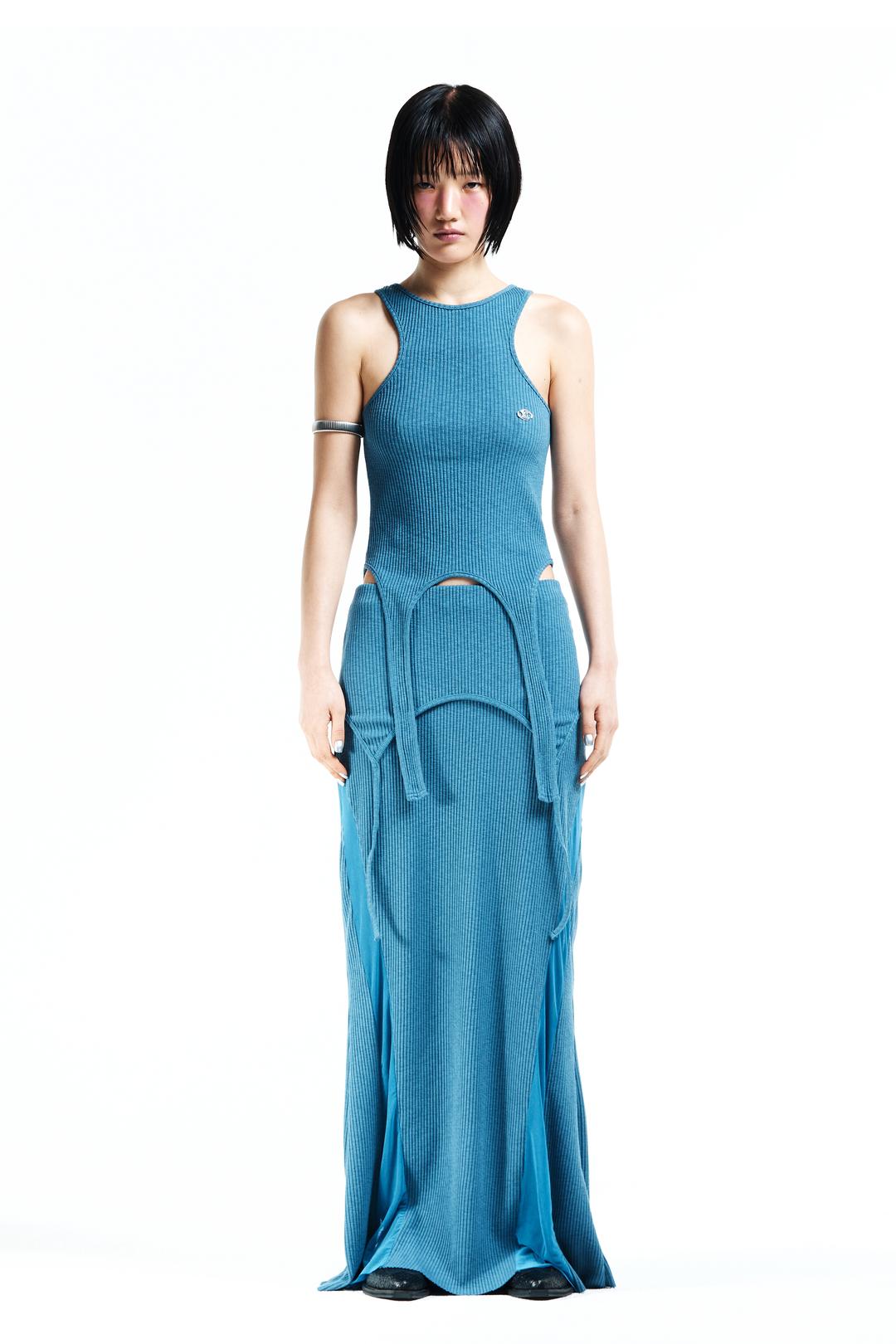 TAIL DIAGONAL MAXI SKIRT (LIGHT BLUE)