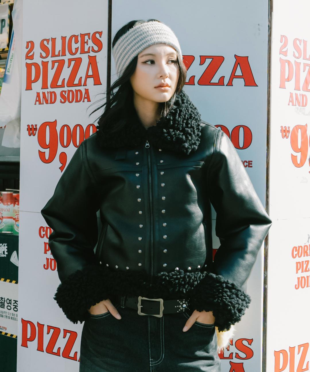 STUDDED CROP SHEARLING JACKET [BLACK]