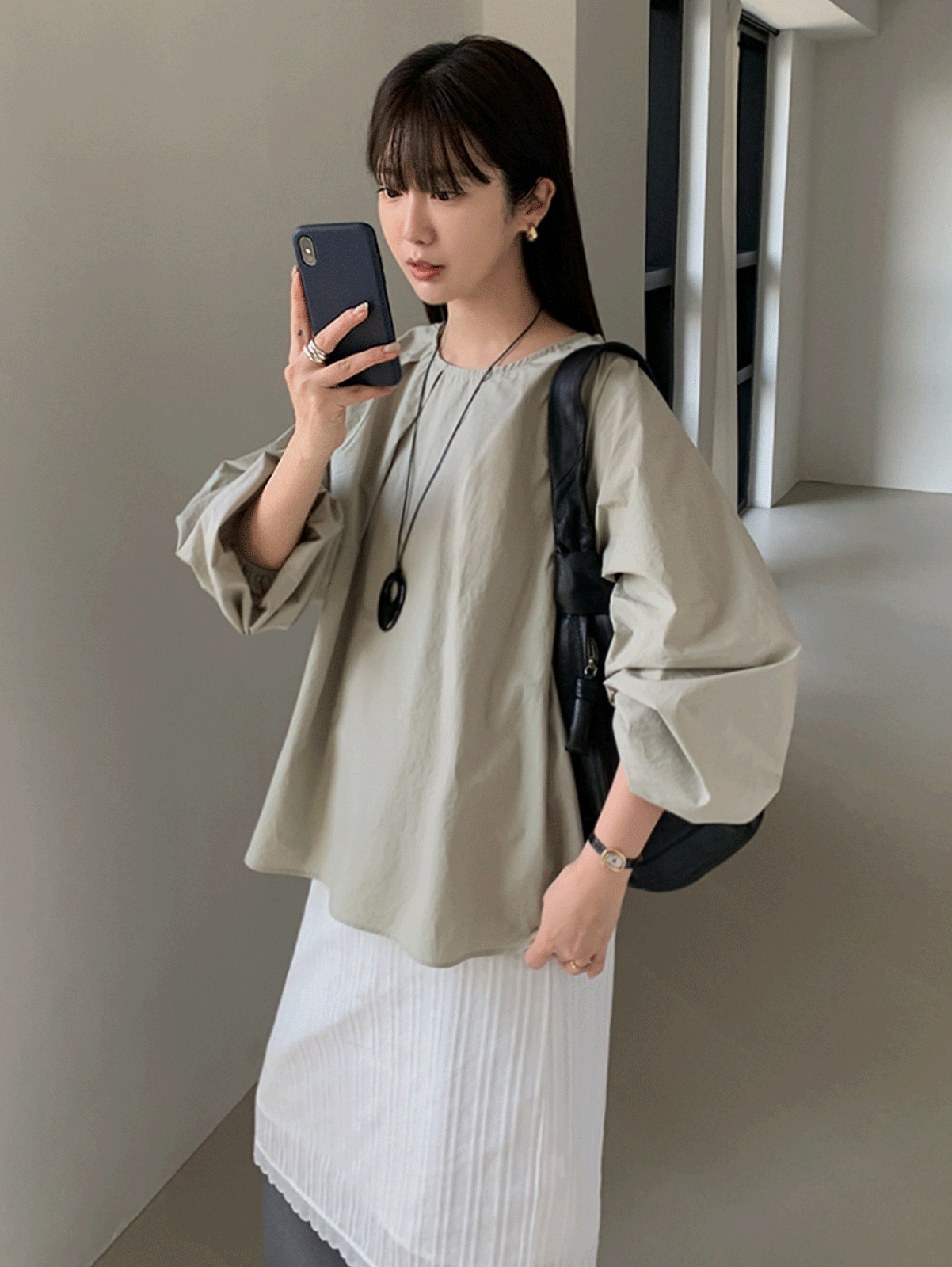 어리틀빗 low balloon blouse (2color) 연카키 당일발송