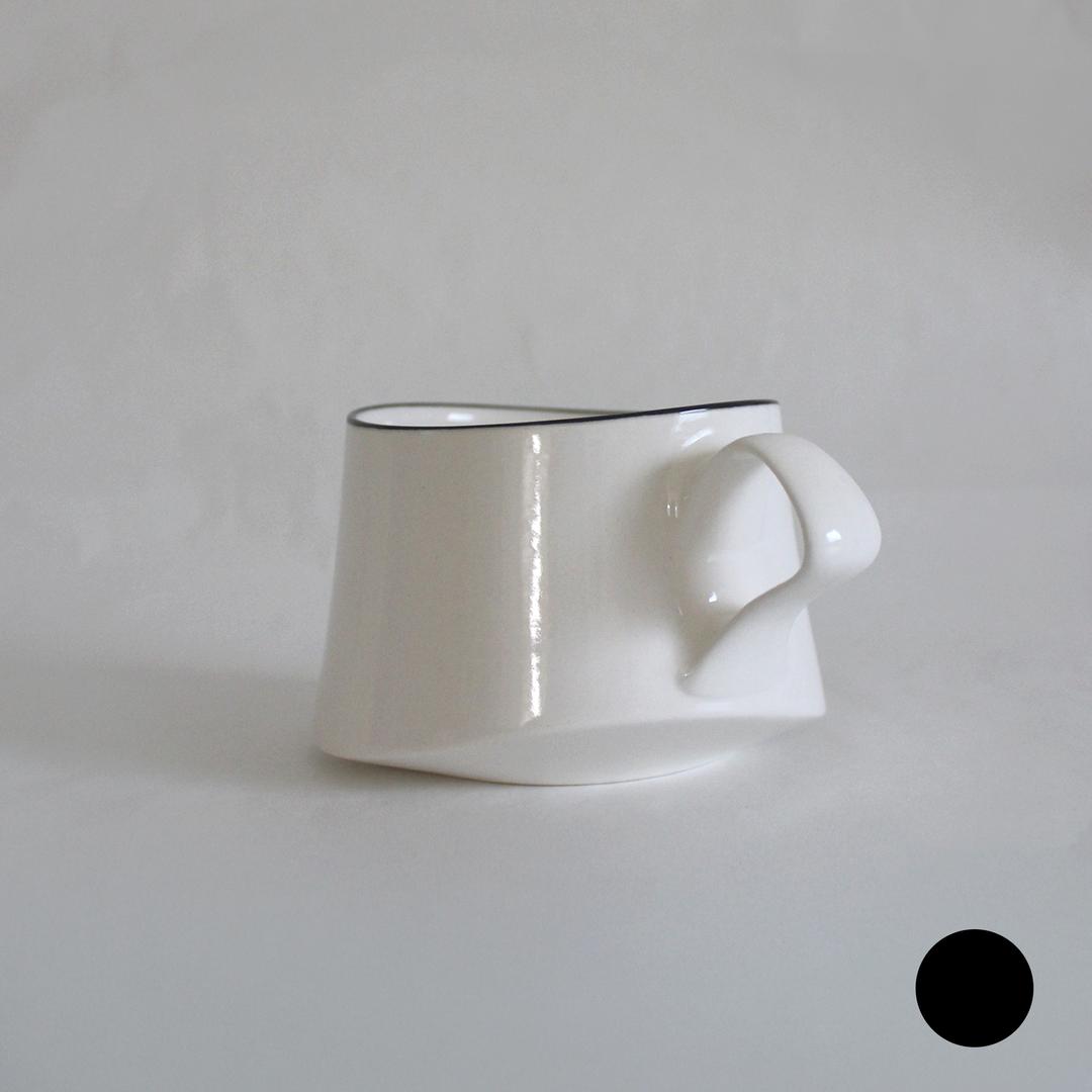 A Cup of Dance (M / Black rim)