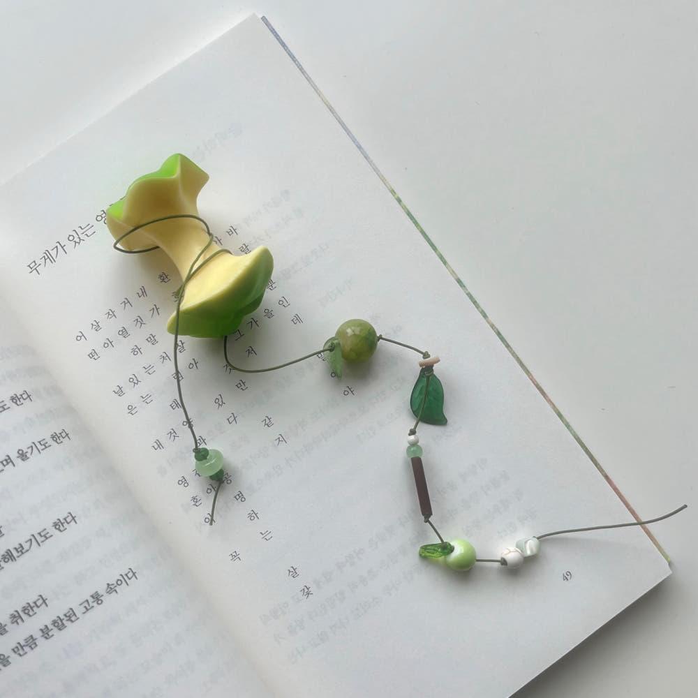 아오리 사과 비즈 끈갈피 