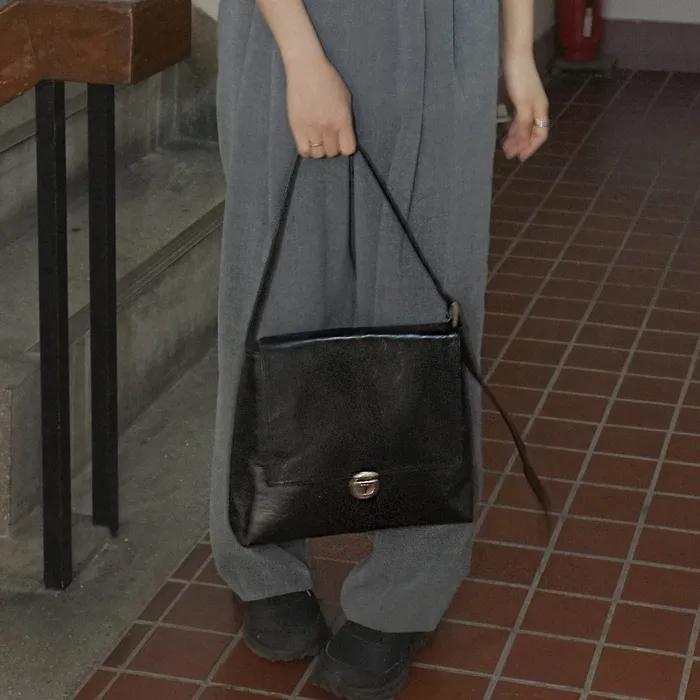 [29CM 단독]  Pendu. Large bag Black color 펜두 라지 블랙