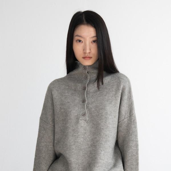 Middle Button Neck Knit (Light Gray)