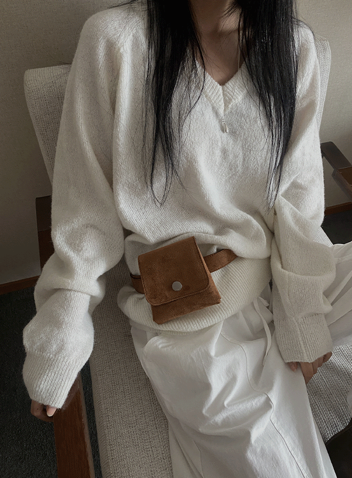 울오버브이넥니트