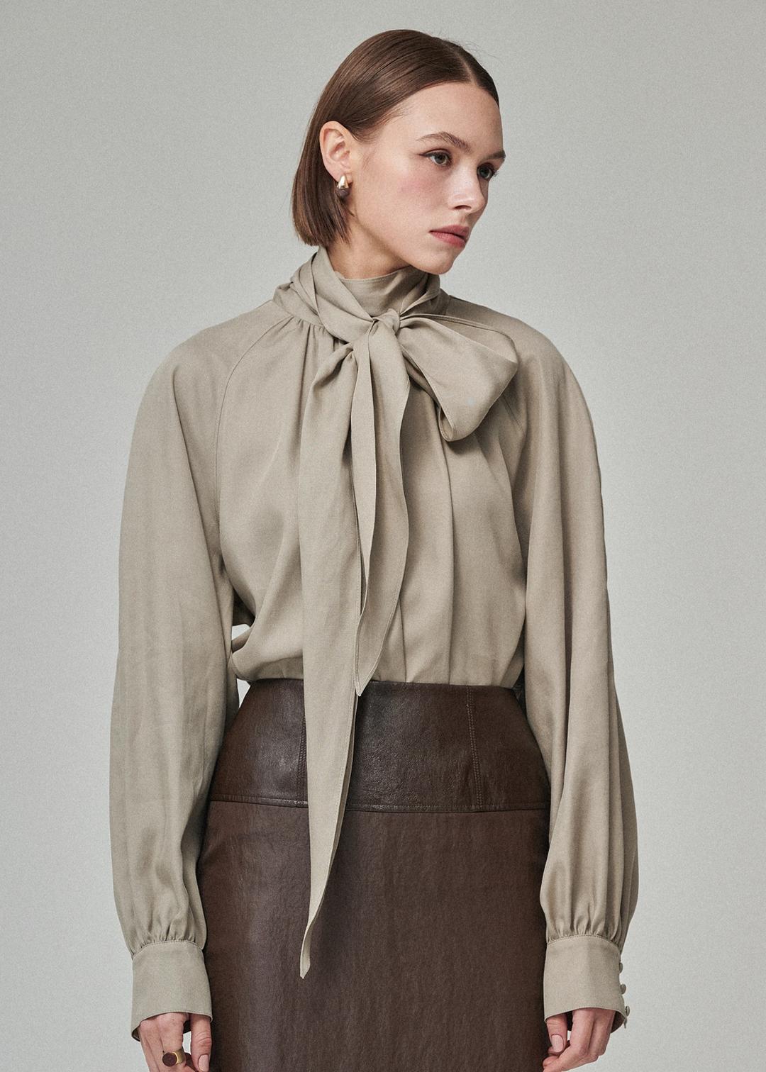 SOFT SCARF BLOUSE_SAGE BEIGE