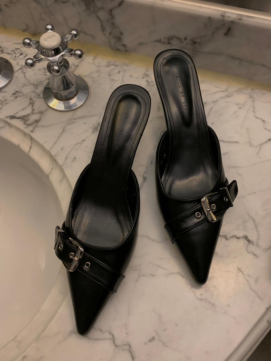 BUCKLE STILETTO MULE