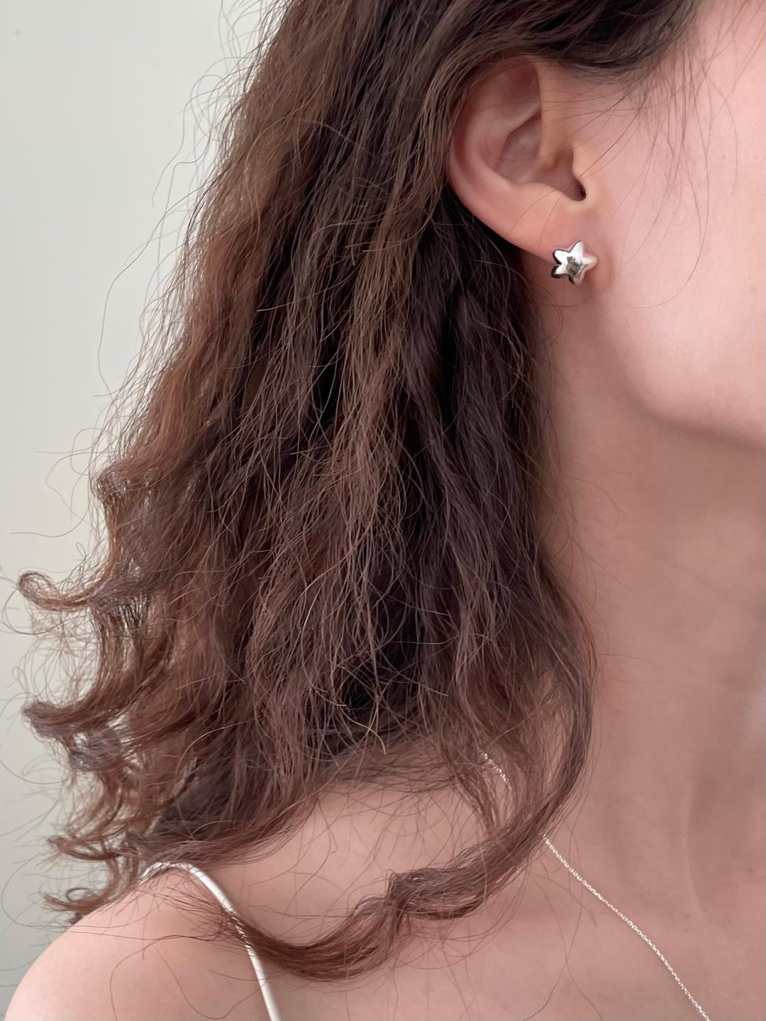 Petit star earring