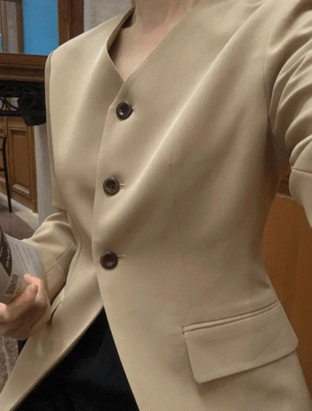 [국내생산/브랜드퀄리티/라인감예술][2천장돌파][made] MOIRE 드무아 브이넥 라인 자켓 (여름/데일리/데일리룩/출근룩/데이트룩/오피스룩/자켓/하객룩/여름하객룩/반팔자켓)