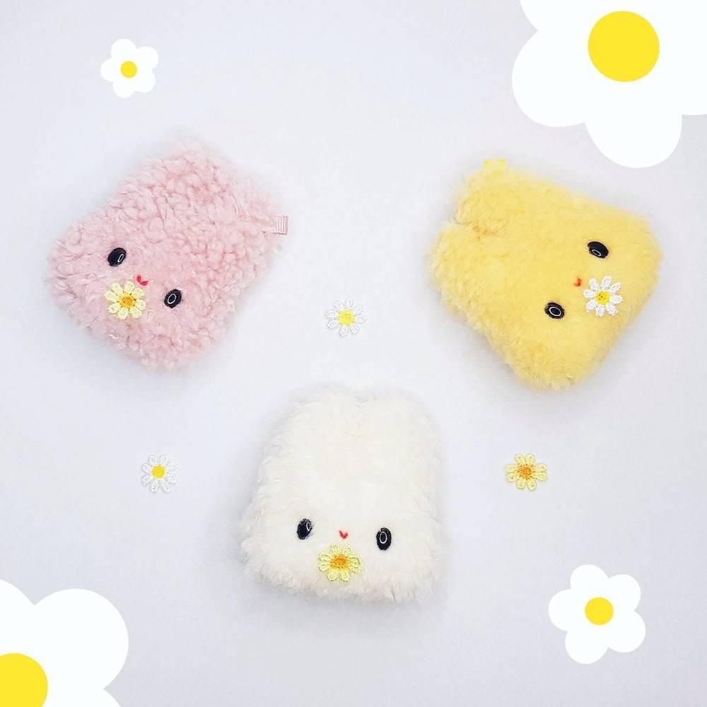 꽃을 문 큰귀 삐앙이 토끼 인형 키링 가방 열쇠고리