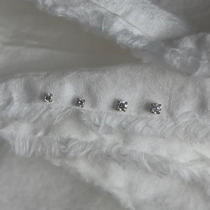 14k Essential diamond earrings