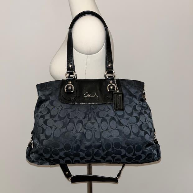 Coach All Black Shoulder bag | 후루츠패밀리