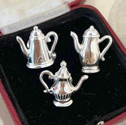 Vintage Tea pot Brooch (no.2300602)