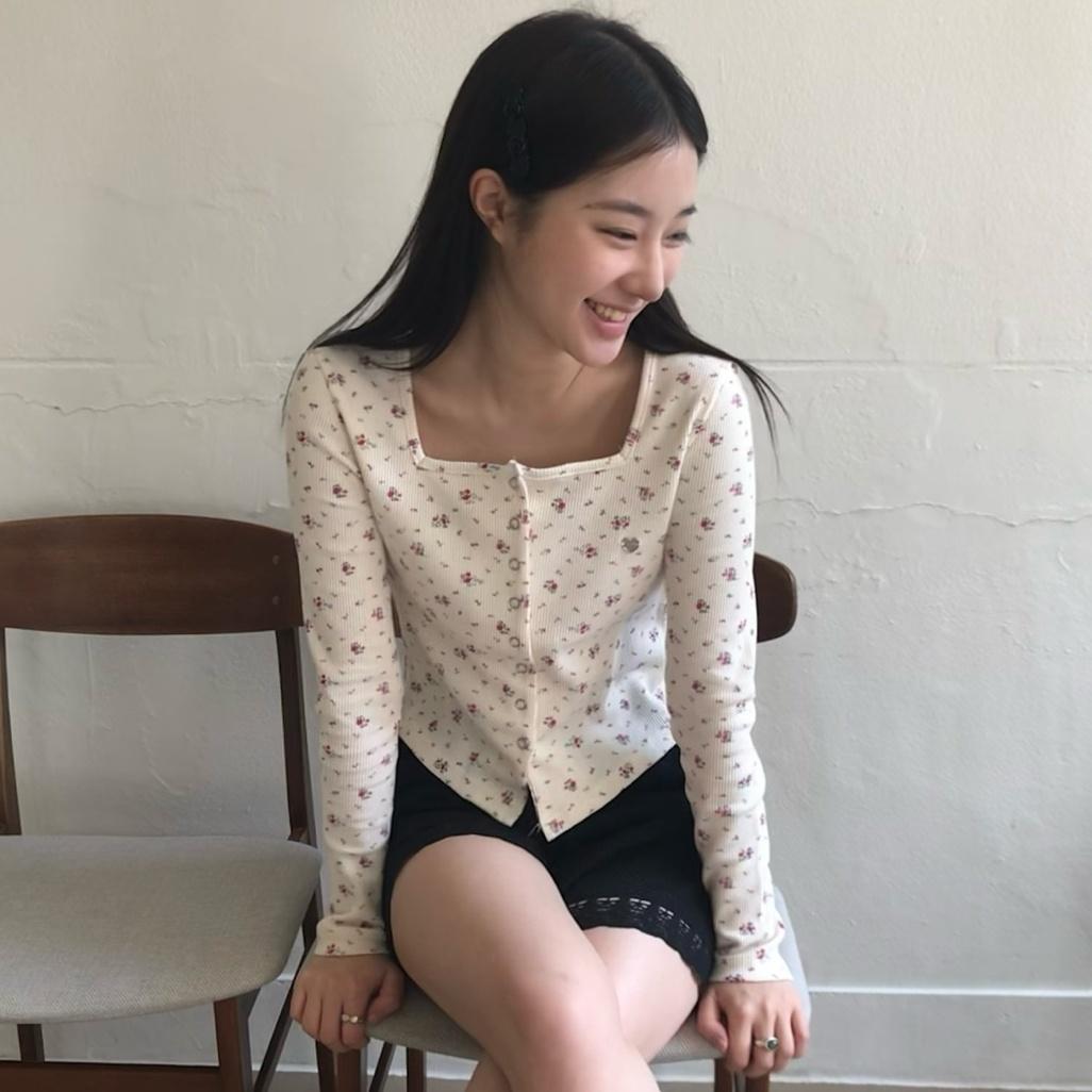 SQUARE FLORAL SNAP WAFFLE CARDIGAN CREAM