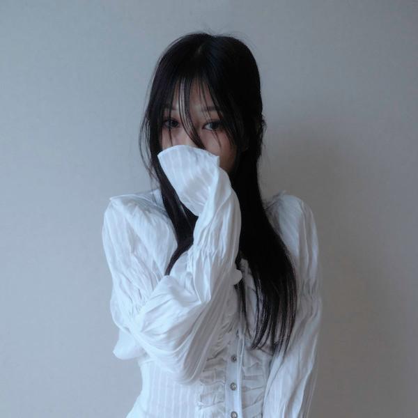 [ 2nd ] Emilia top (wh)