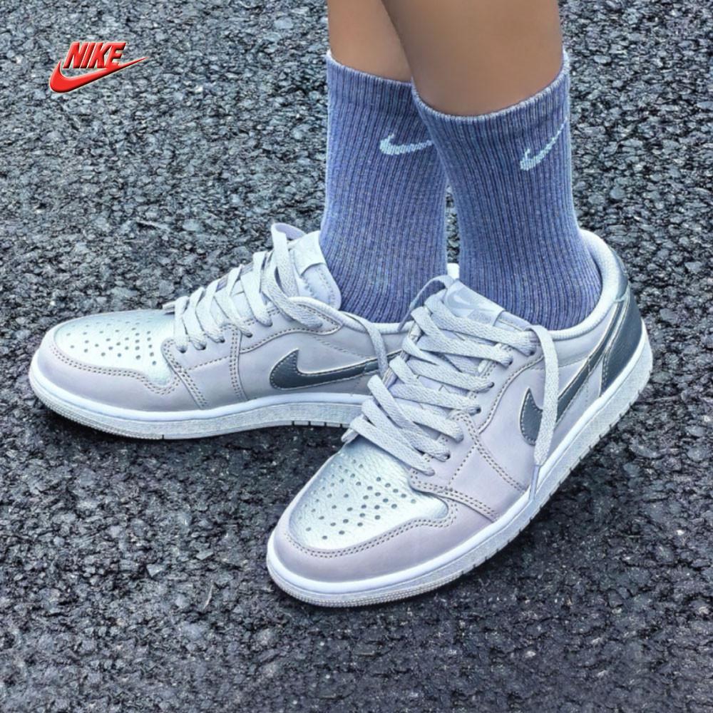 나이키 에어 조던 1 로우 OG 실버 FQ5436-002 CZ0858-002
