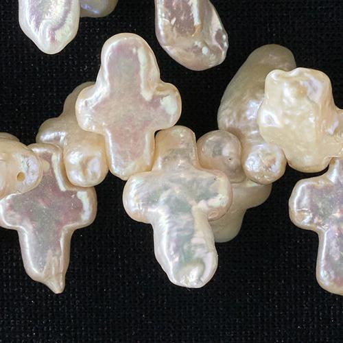 [Fresh Water Pearls Cross] 담수진주 십자가 약 9 mm ~ 10 mm x 14 mm ~ 16 mm