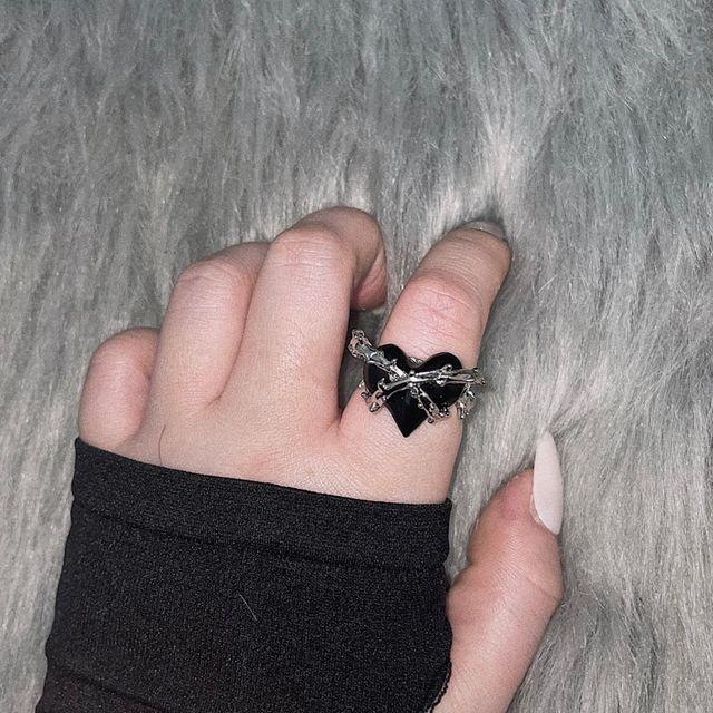 [Thorns heart] 키치 가시 하트 체인 반지 블랙