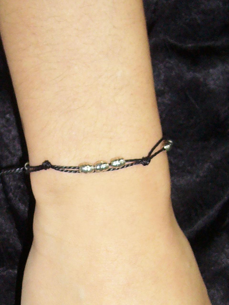 Knotted tie bracelet (제니 pick)