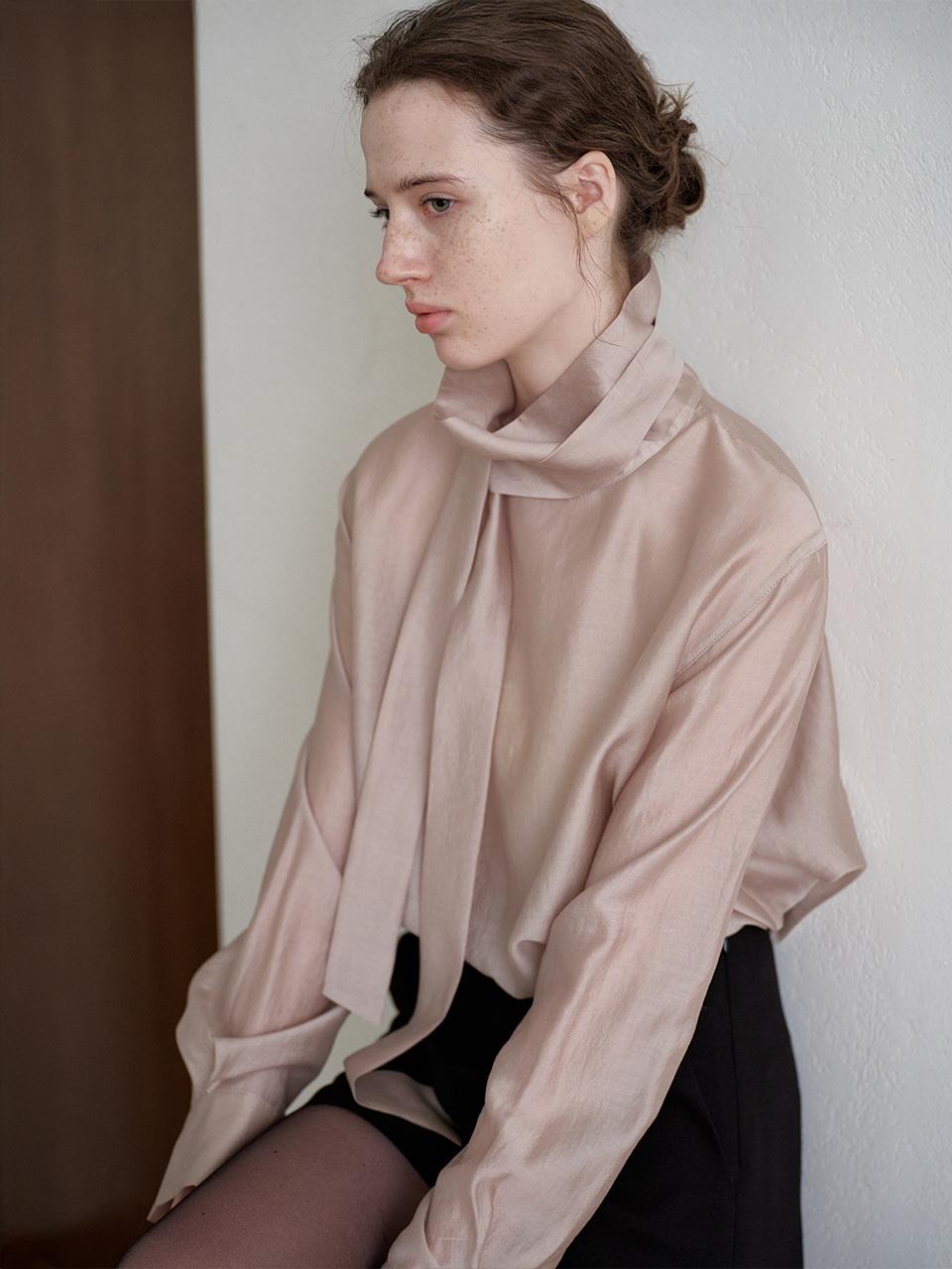 [11/6 재입고] AYLA high neck & tie collar blouse_Taupe Beige