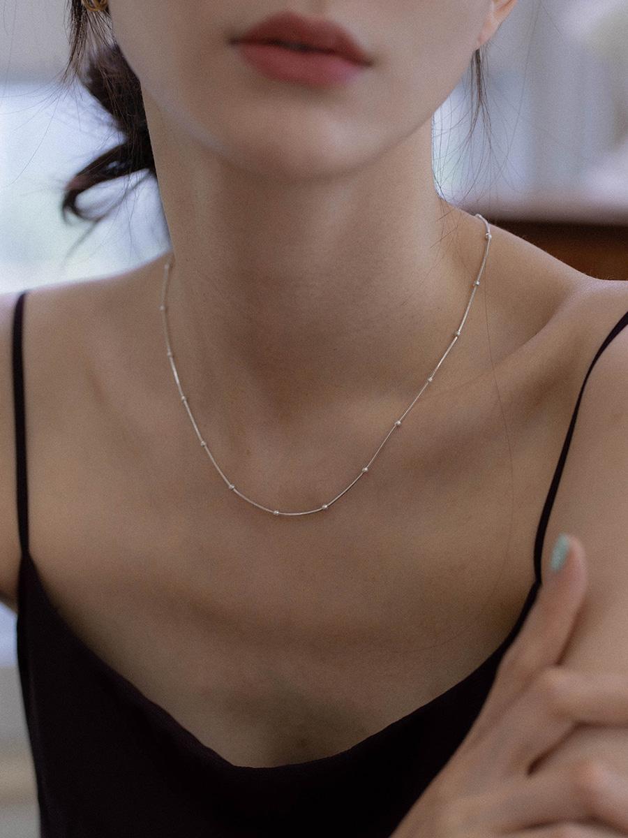 베리흐 볼 목걸이