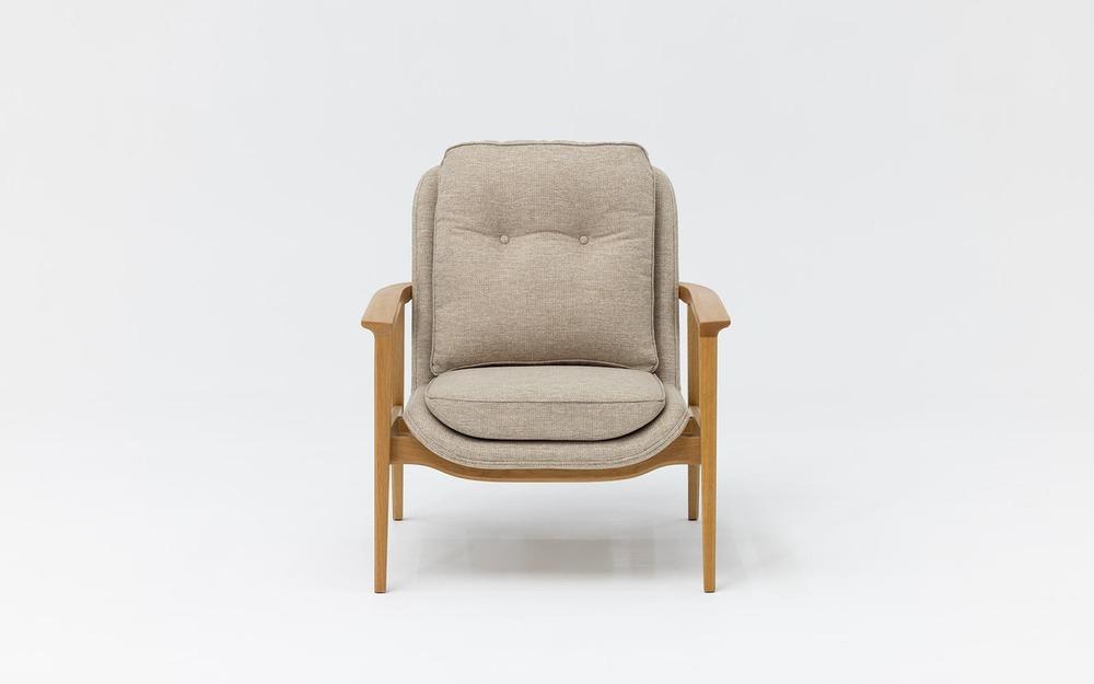 303 LOUNGE CHAIR