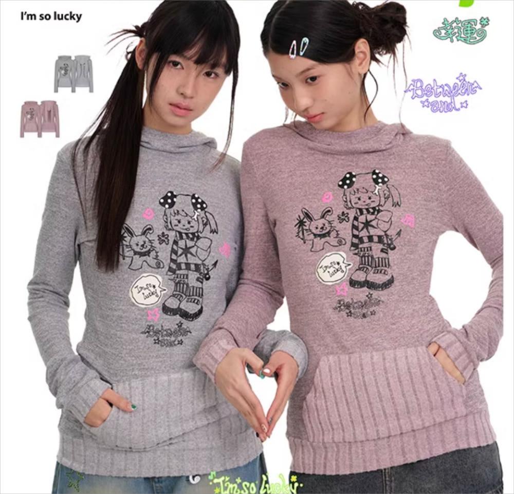 BETWEENAND 토끼 귀 후드 폼 프린트 긴팔 탑