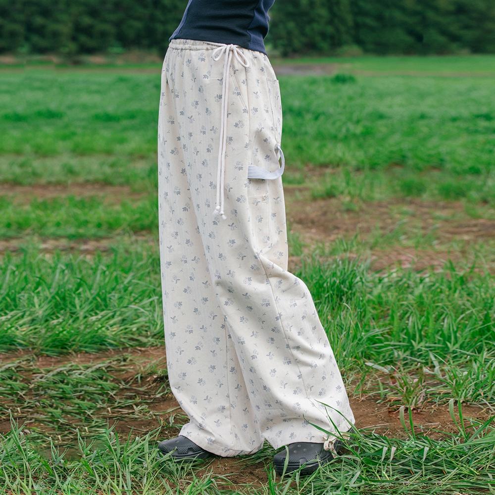 FLORAL CARPENTER PANTS, CREAM