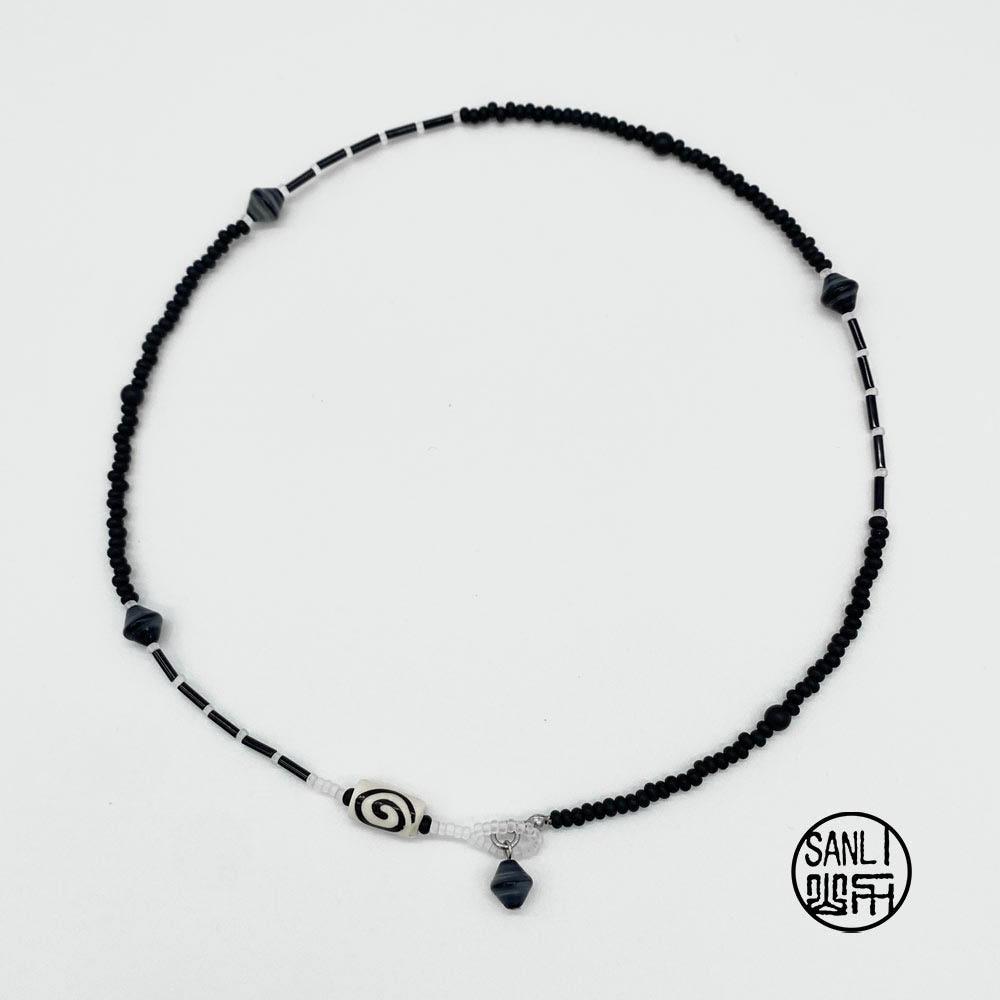 Vortex spiral necklace (white)