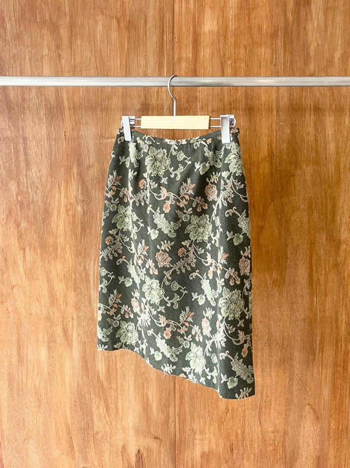 Floral tapestry A-line skirt