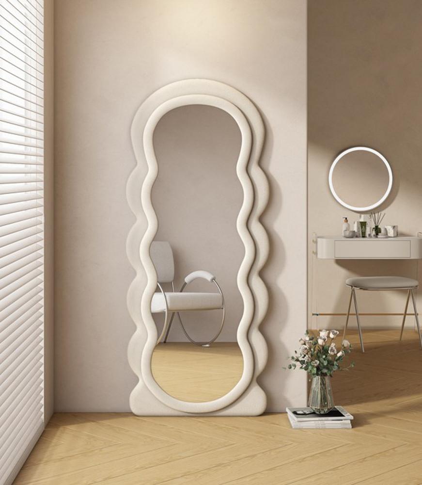 에토레 소트사스 비정형 물결 전신거울 벽걸이