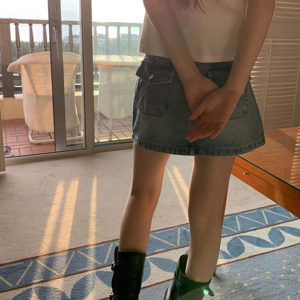 웰로우 데님 포켓 미니 스커트 wellrow 연청 치마 떠유니