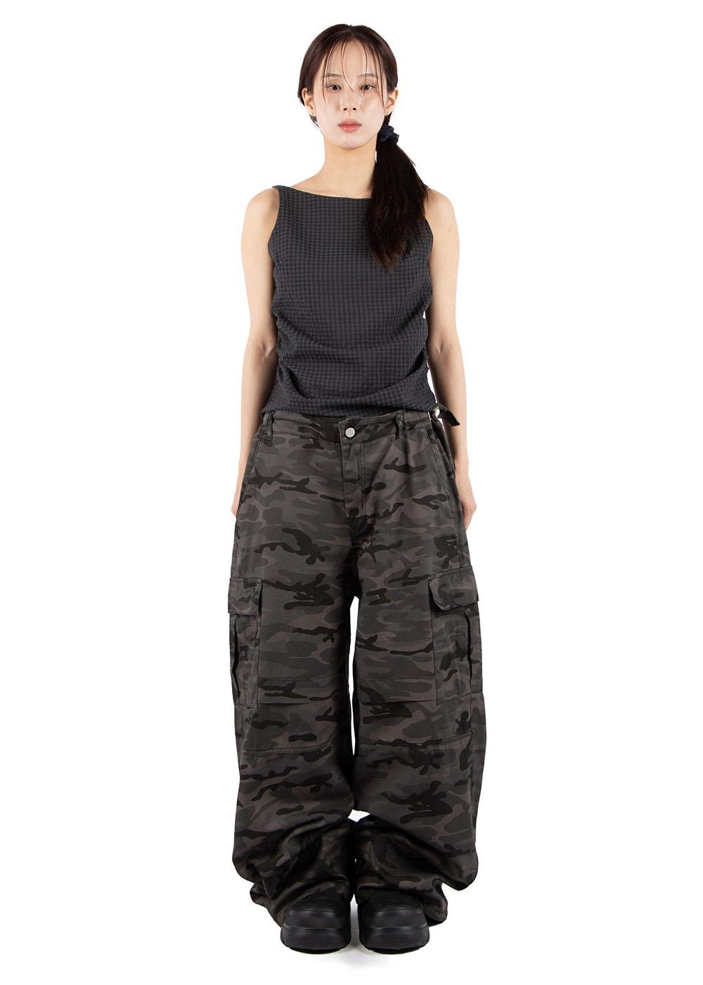 CAMO BELTED PANTS