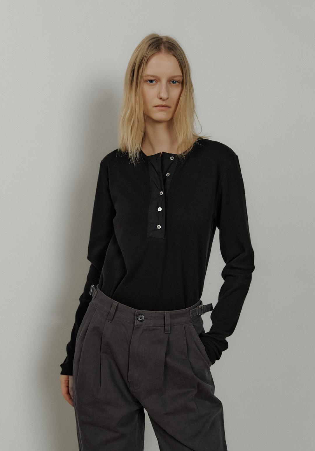 Martin henley button tee (Black)