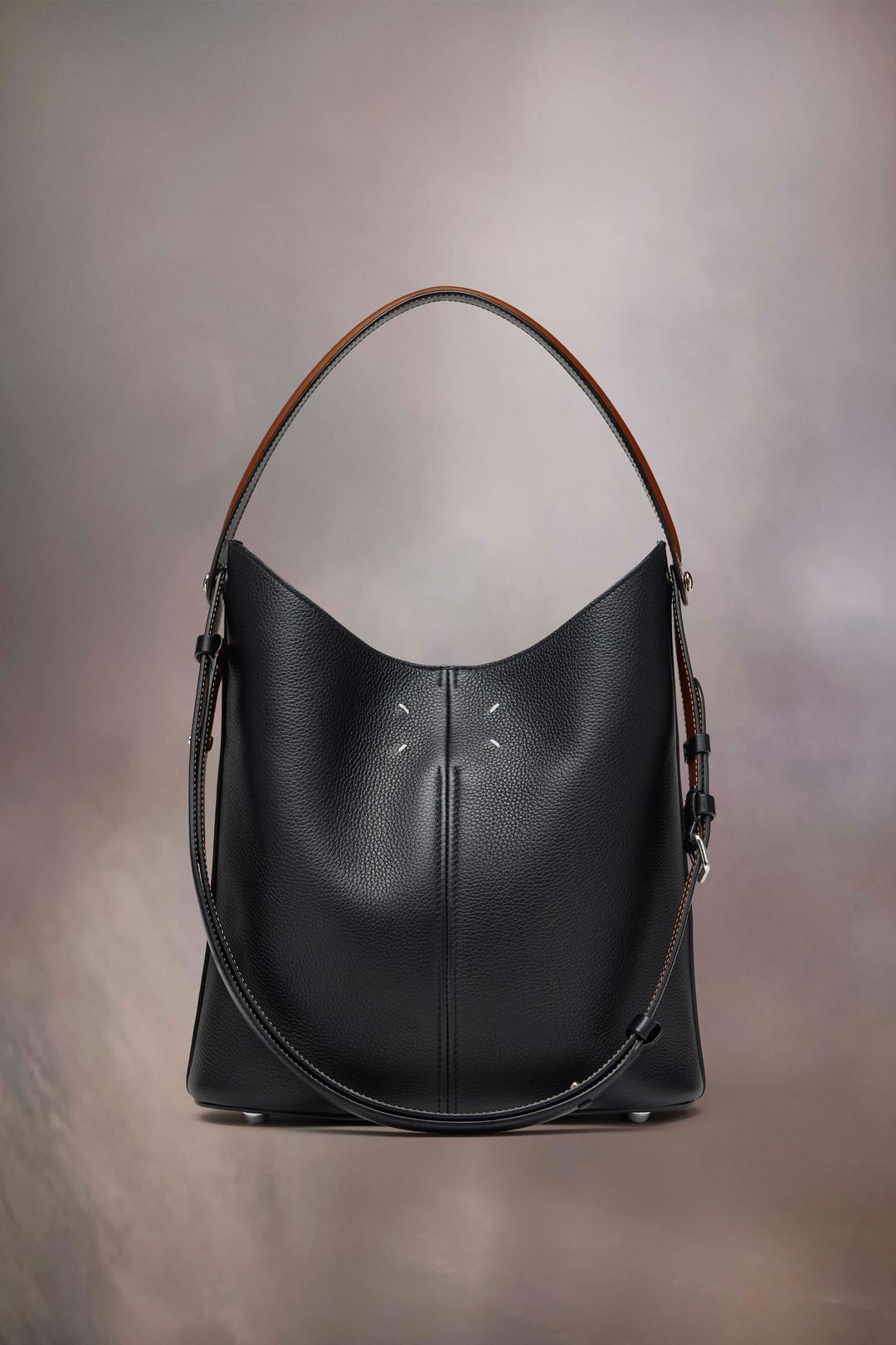 Dress-age Hobo