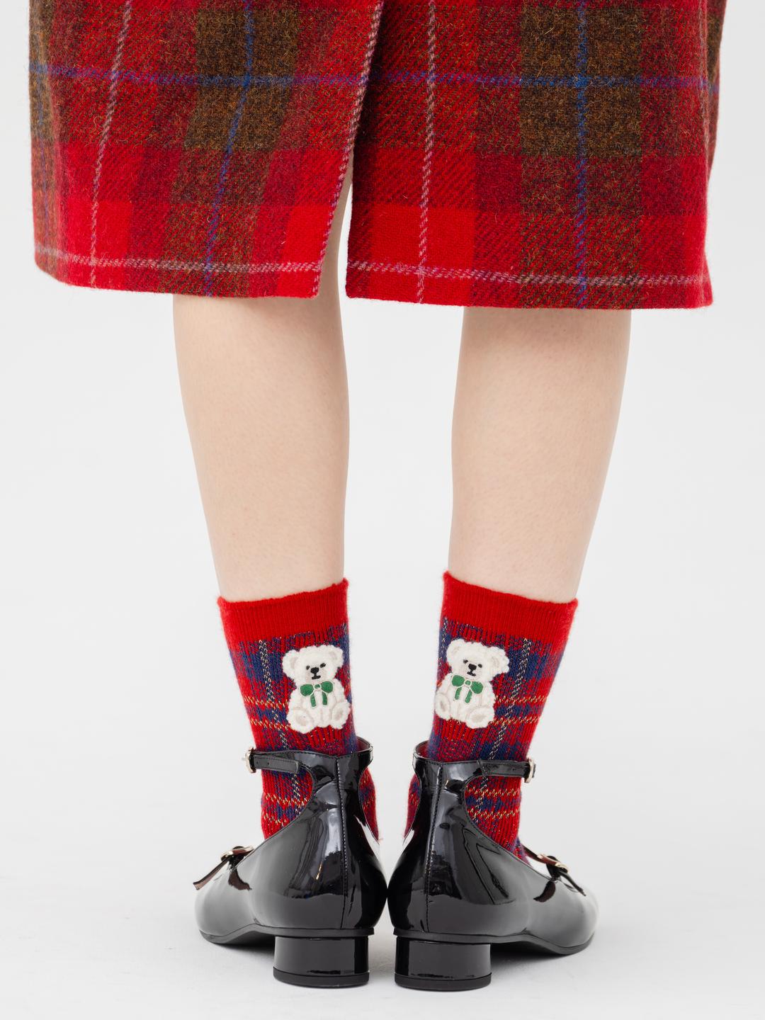 ワッペン刺繍ベアタータンチェックソックス ( 011141266 ) | 靴下屋公式通販 Tabio オンラインストア